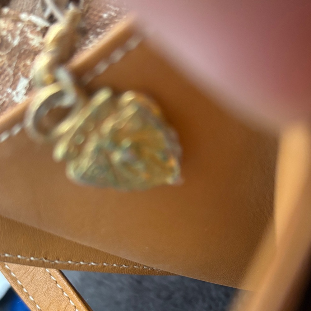 100% Authentic Gucci Tan and Brown Crossbody Bag - Picture 7 of 10